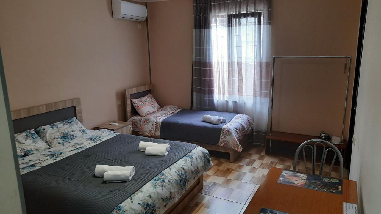 Hotel Central Кутаїсі Екстер'єр фото